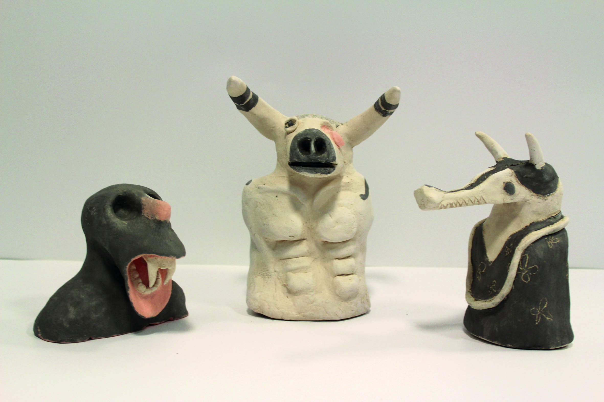 #werkschau Plastik/ Objekt Christian Kindler, Ahad Aziz, Rafael Gromotka, Tierfiguren Keramik Engobe, Jg11