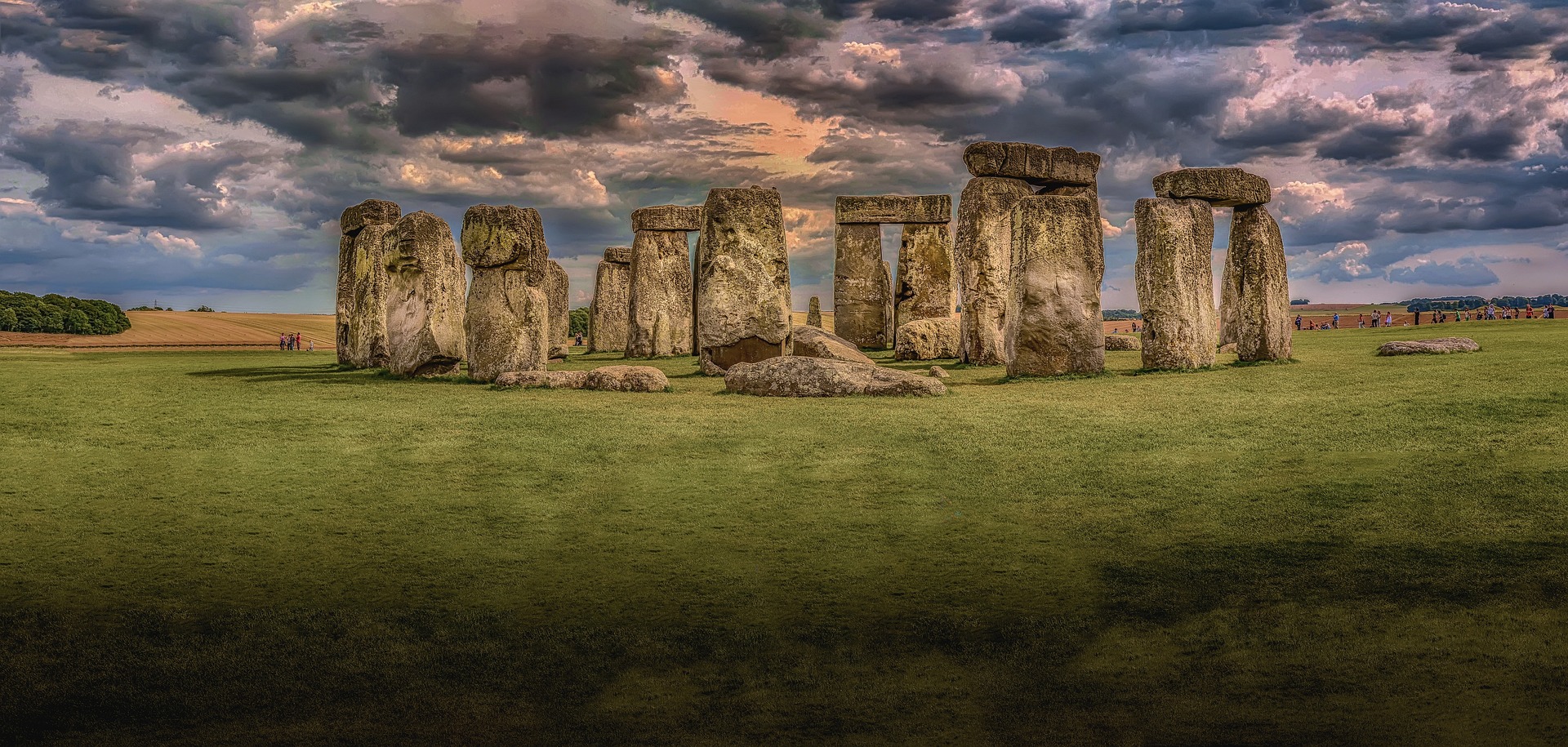 stonehenge-1590047_1920.jpg